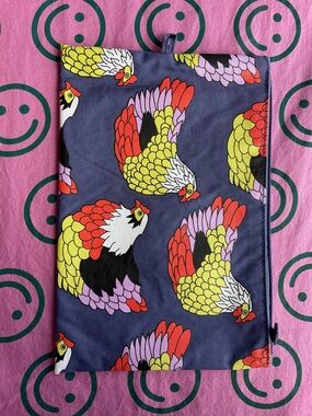 BAGGU medium go pouch, animal friends hen chicken ink, NWOT